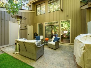 2 Vauxhall Place, Chapel Hill, NC 27517