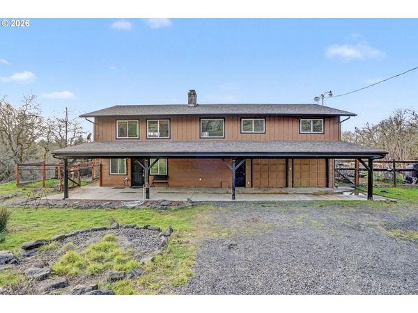 33781 MOUNT TOM DR, Harrisburg, OR 97446