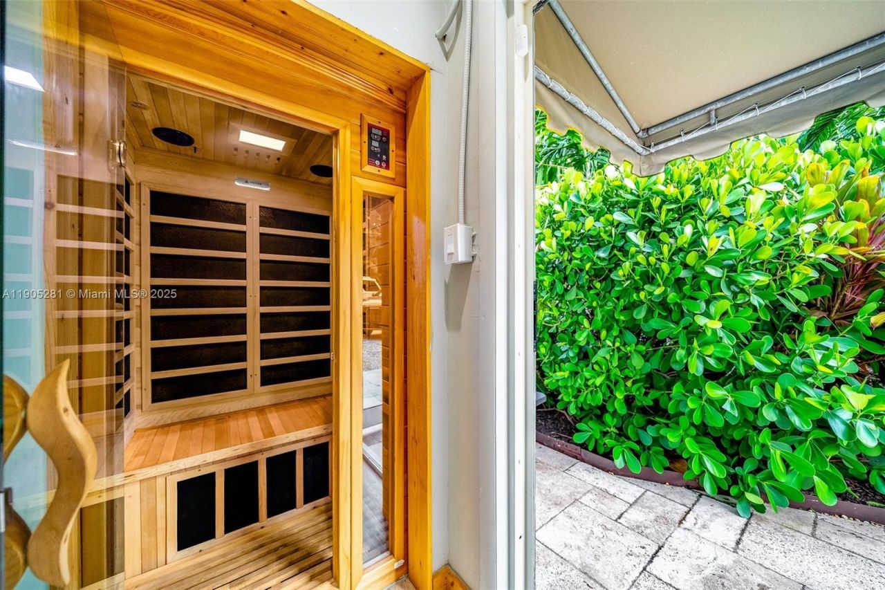 11 Sylvan Ln, Fort Lauderdale, FL 33316 Photo