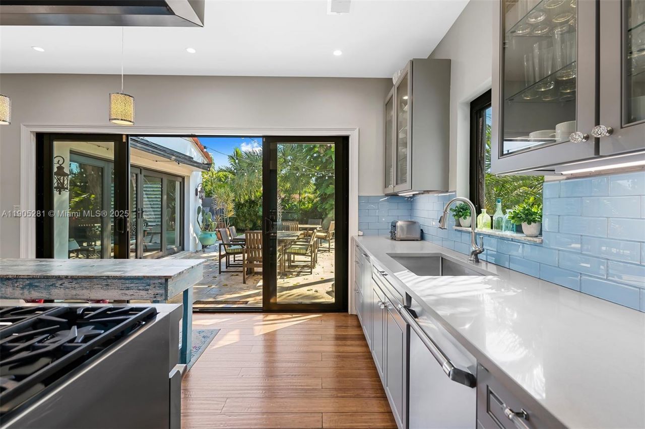 11 Sylvan Ln, Fort Lauderdale, FL 33316 Photo