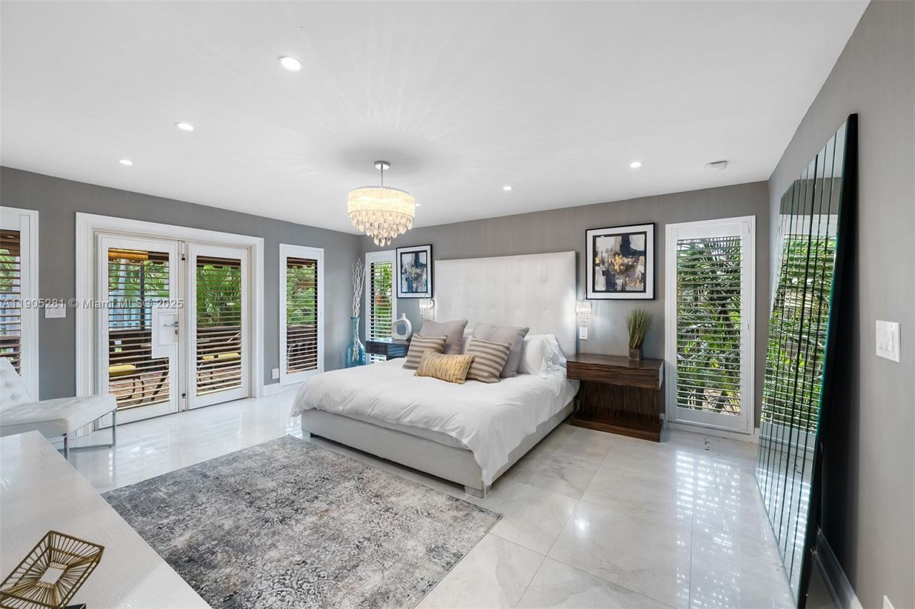 11 Sylvan Ln, Fort Lauderdale, FL 33316 Photo