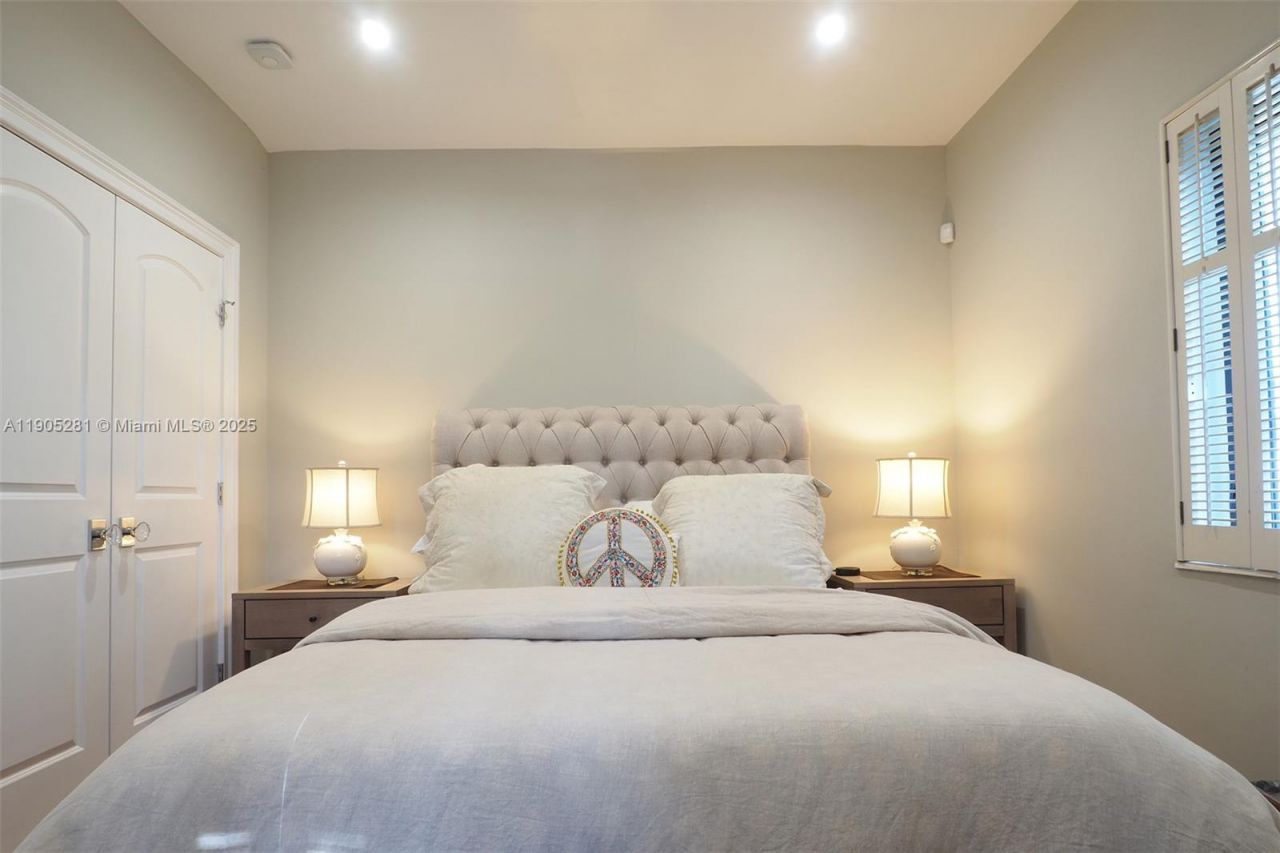 11 Sylvan Ln, Fort Lauderdale, FL 33316 Photo