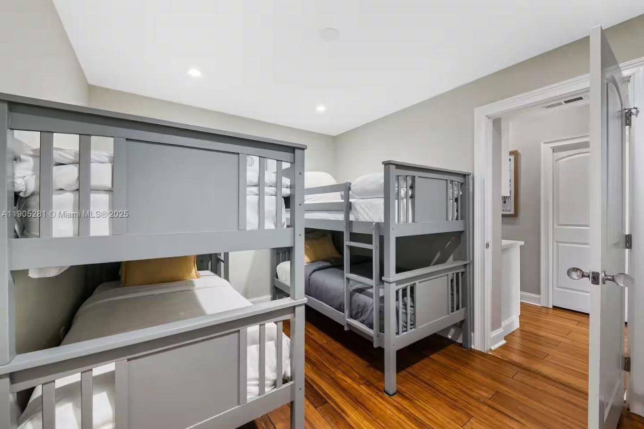 11 Sylvan Ln, Fort Lauderdale, FL 33316 Photo