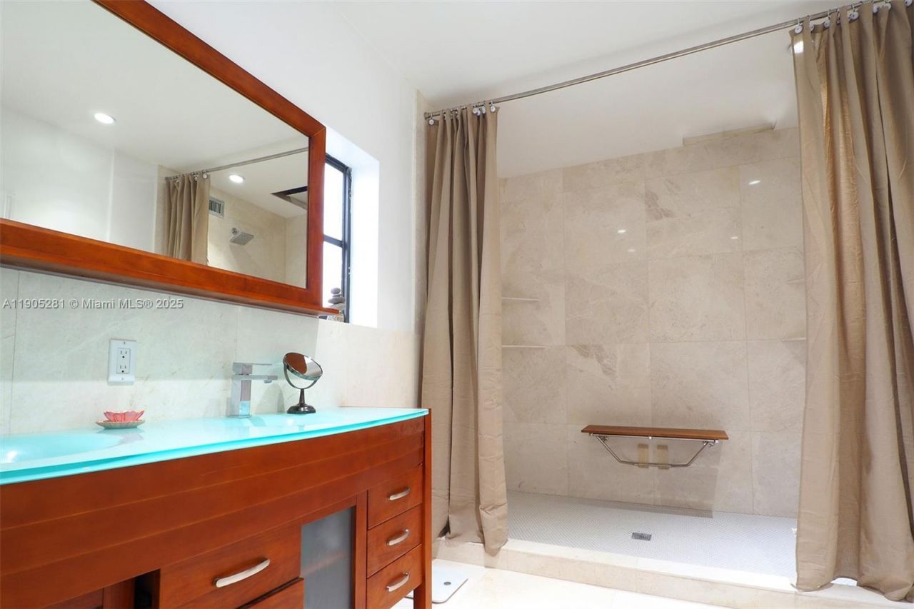 11 Sylvan Ln, Fort Lauderdale, FL 33316 Photo