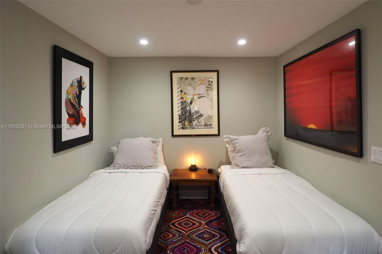 11 Sylvan Ln, Fort Lauderdale, FL 33316 Photo