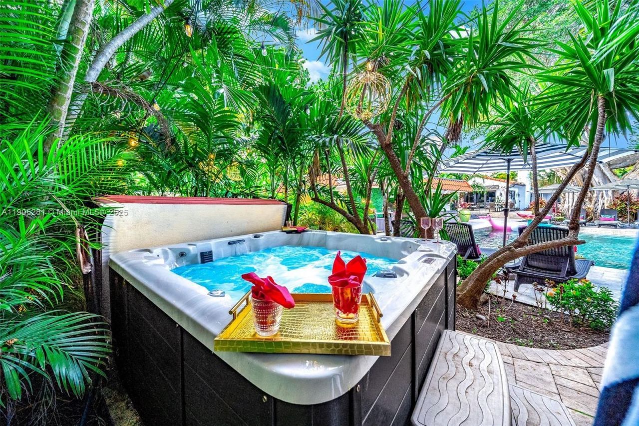 11 Sylvan Ln, Fort Lauderdale, FL 33316 Photo