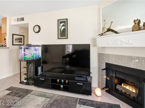 5206 Mandalay Springs Drive, Unit 204, Las Vegas, NV 89120