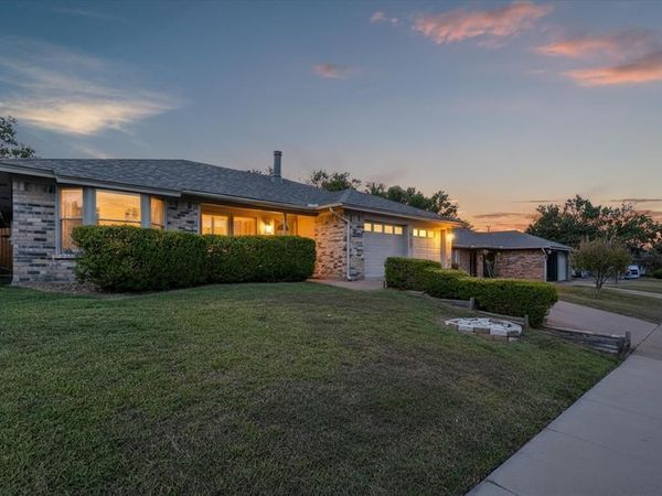 6621 Hughes Drive, Watauga, TX 76148