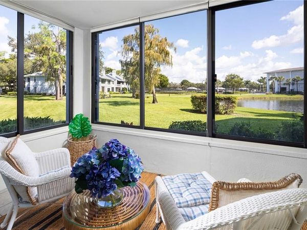 301 Courtside DR, NAPLES, FL 34105