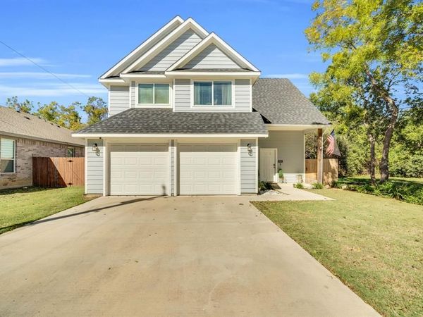 731 E Brown Street, Cleburne, TX 76031