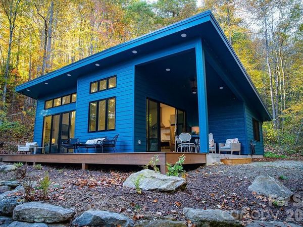 808 Mountain Cove Road, Hendersonville, NC 28792