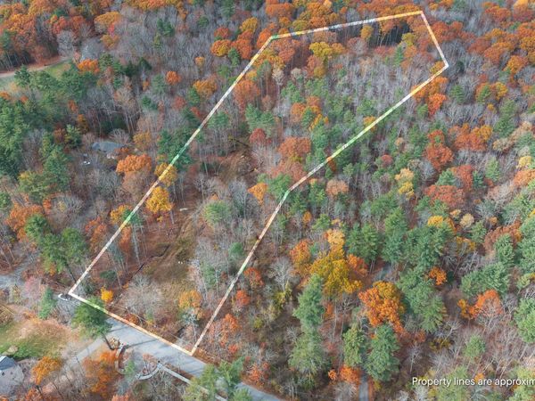 Lake Road, Brentwood, NH 03833