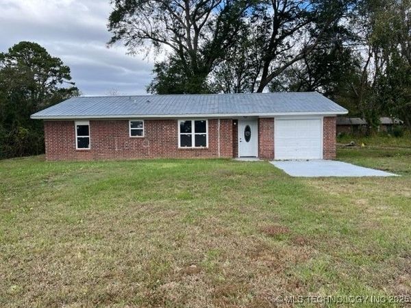 801 SE 6th Street , Antlers, OK 74523