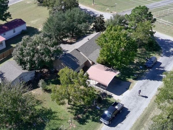 300 Forest Lane, Gordonville, TX 76245