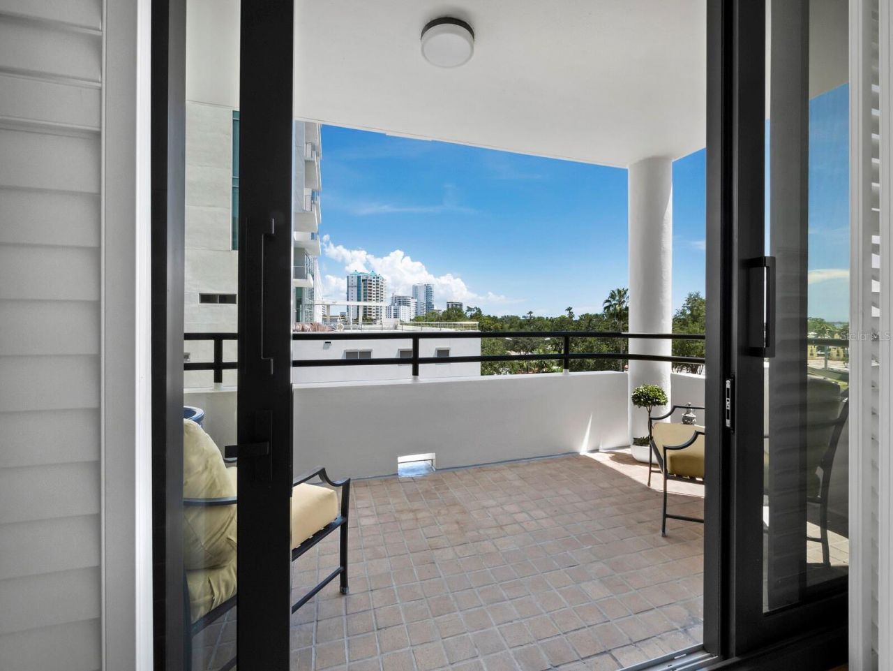 1255 N Gulfstream Avenue, Unit 408, Sarasota, FL 34236 Photo