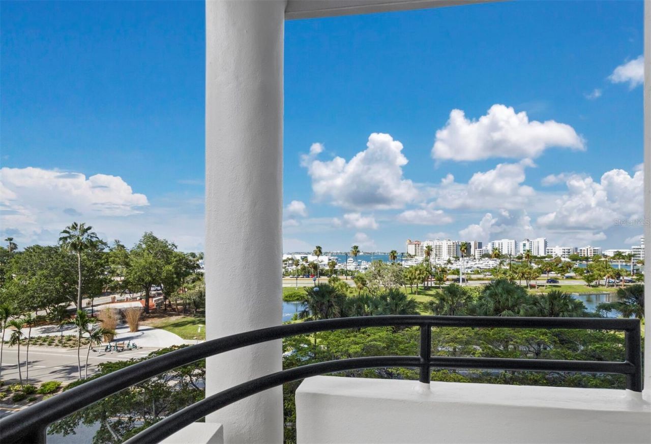 1255 N Gulfstream Avenue, Unit 408, Sarasota, FL 34236 Photo