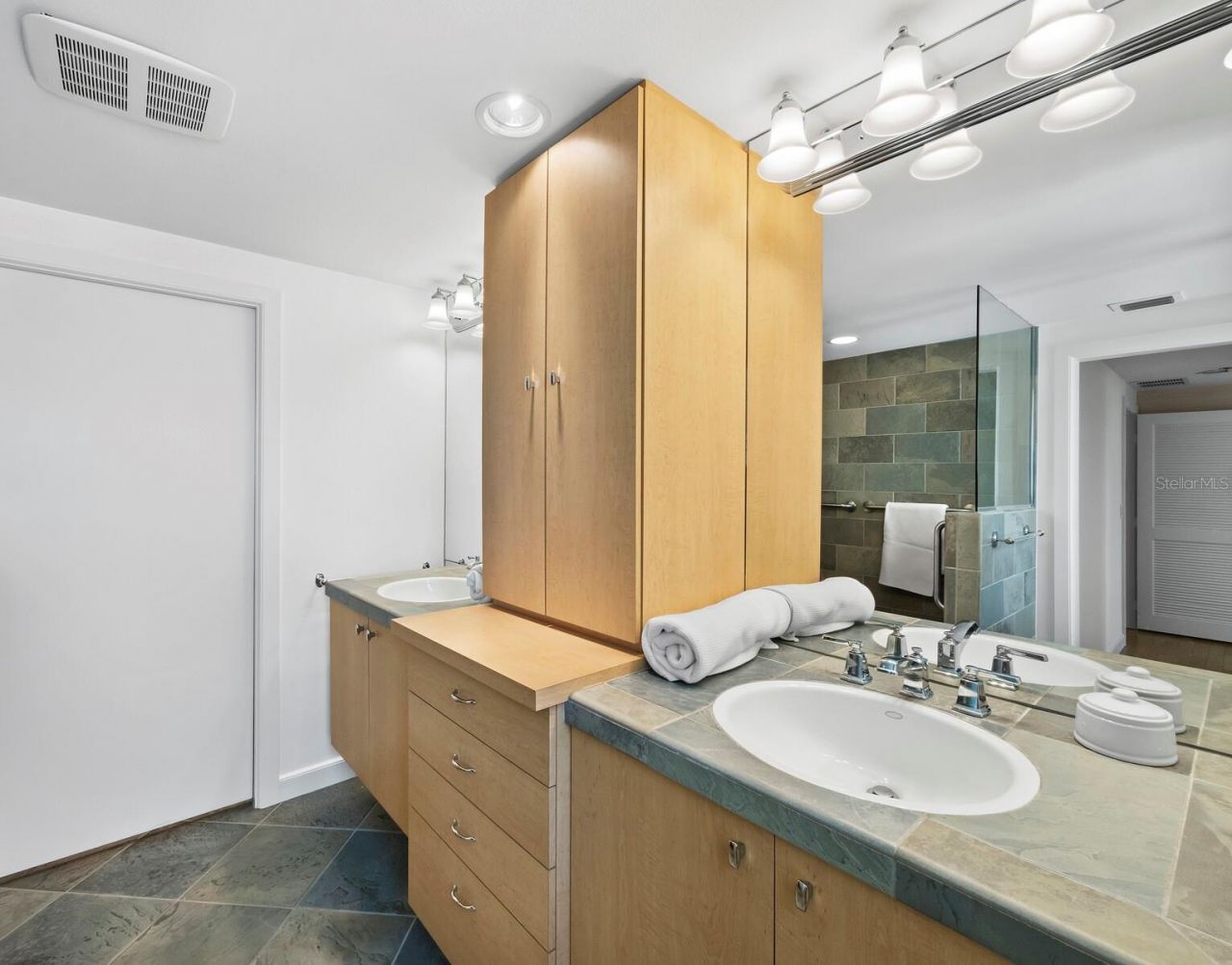 1255 N Gulfstream Avenue, Unit 408, Sarasota, FL 34236 Photo