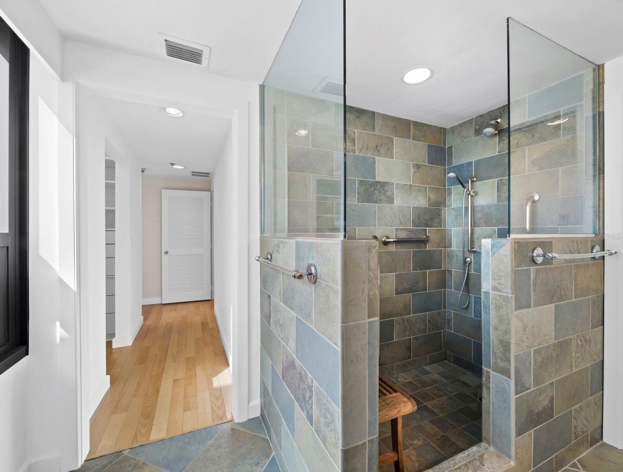 1255 N Gulfstream Avenue, Unit 408, Sarasota, FL 34236 Photo