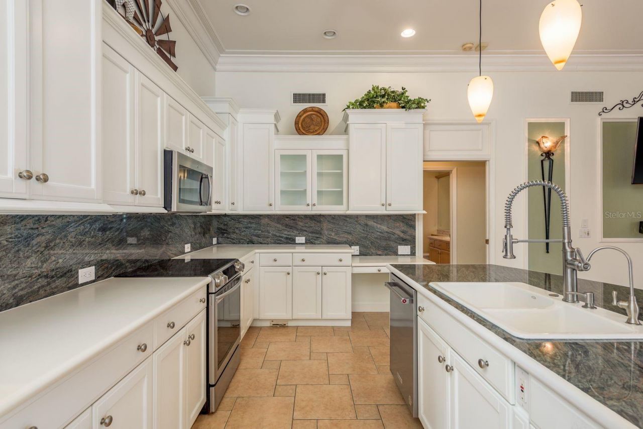 5264 Karlsburg Place, Palm Harbor, FL 34685 Photo