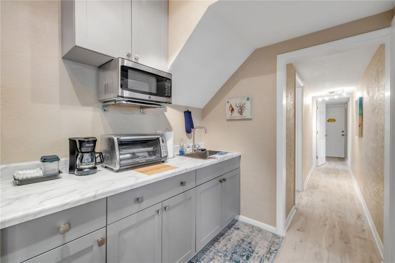 106 Live Oak Street, New Smyrna Beach, FL 32168 Photo