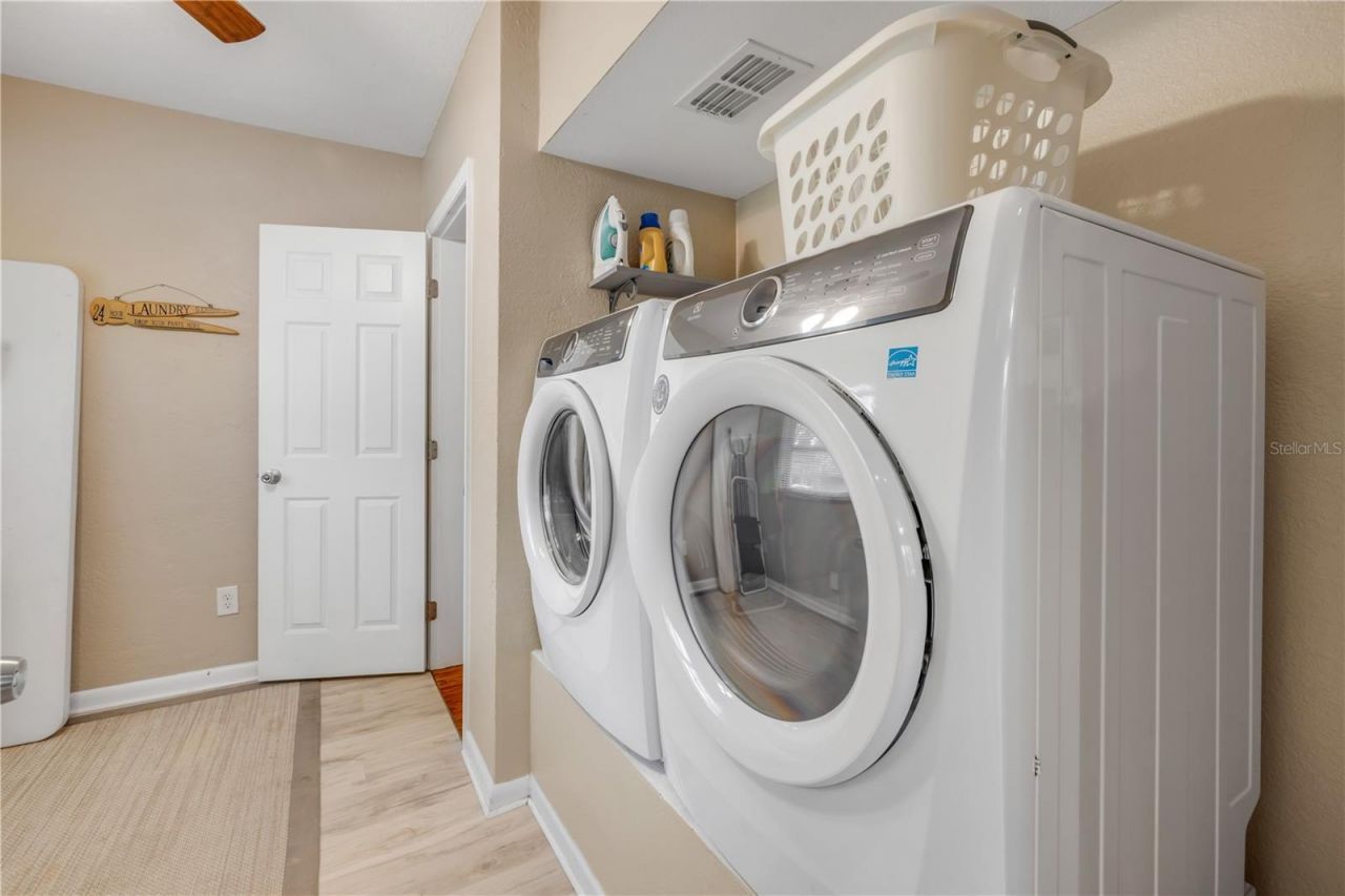 106 Live Oak Street, New Smyrna Beach, FL 32168 Photo