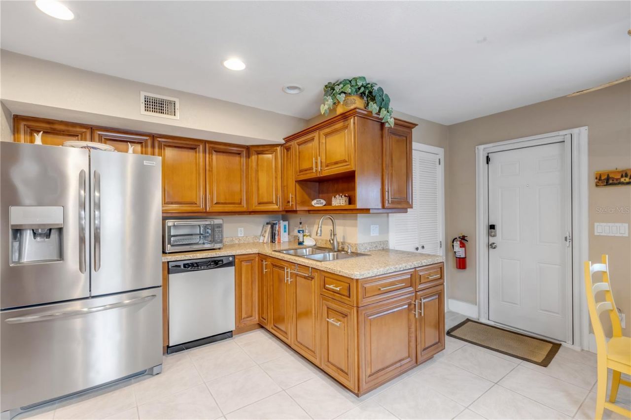 106 Live Oak Street, New Smyrna Beach, FL 32168 Photo