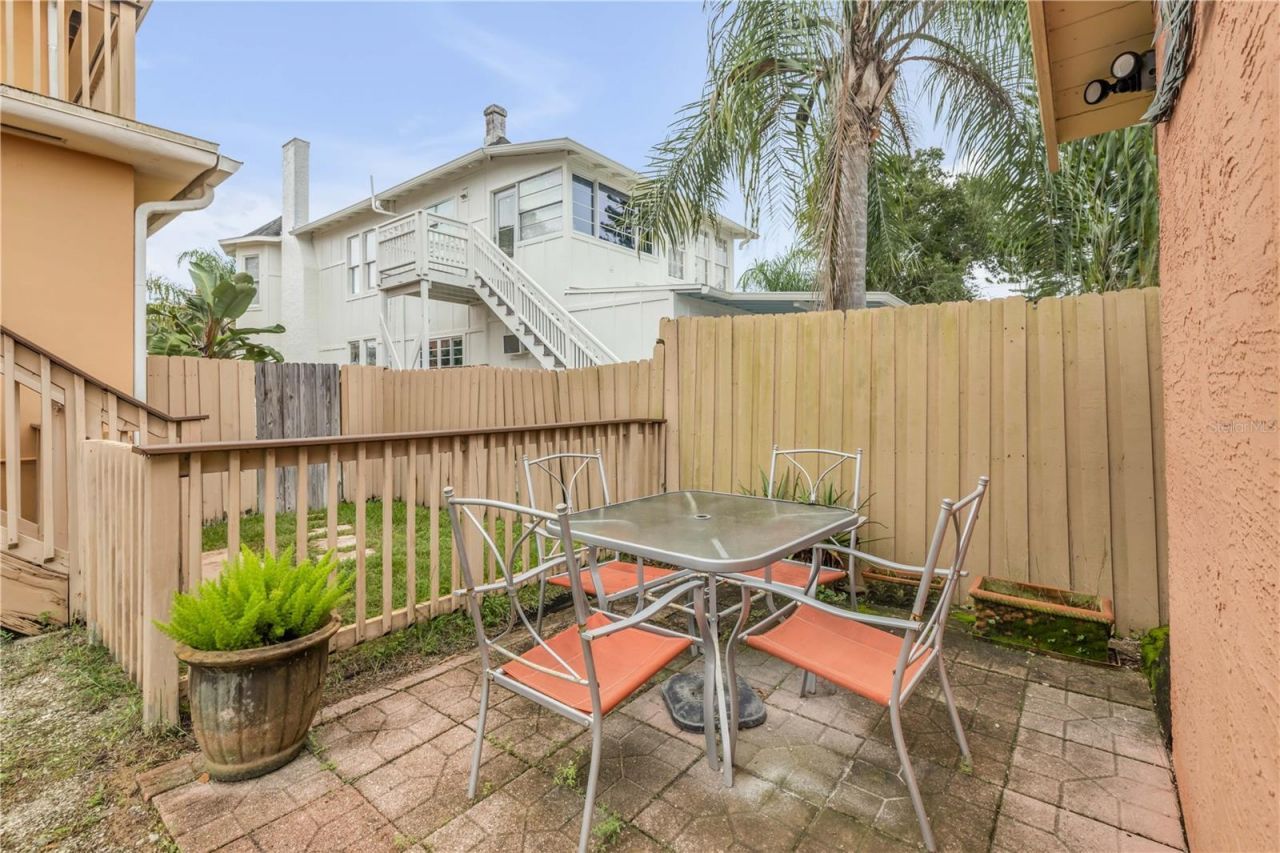 106 Live Oak Street, New Smyrna Beach, FL 32168 Photo