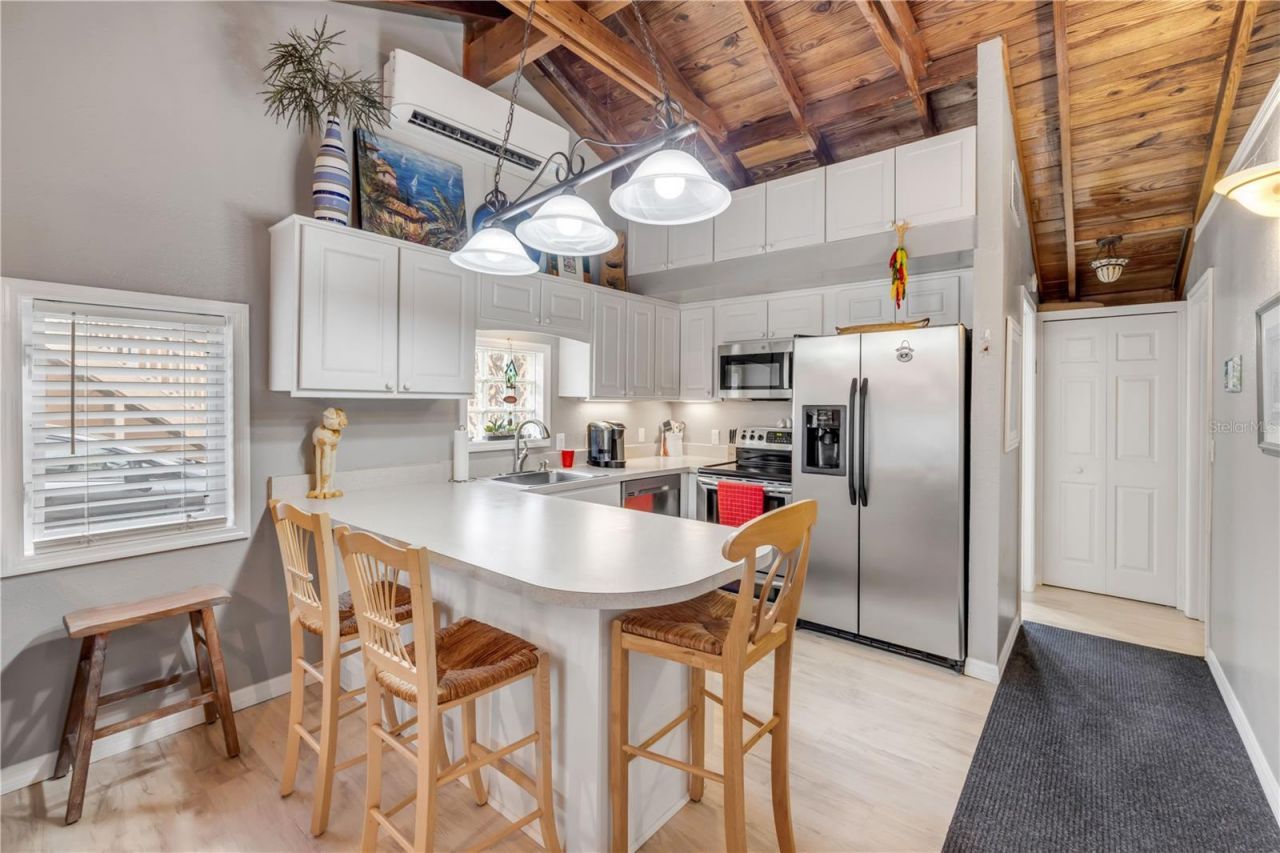 106 Live Oak Street, New Smyrna Beach, FL 32168 Photo