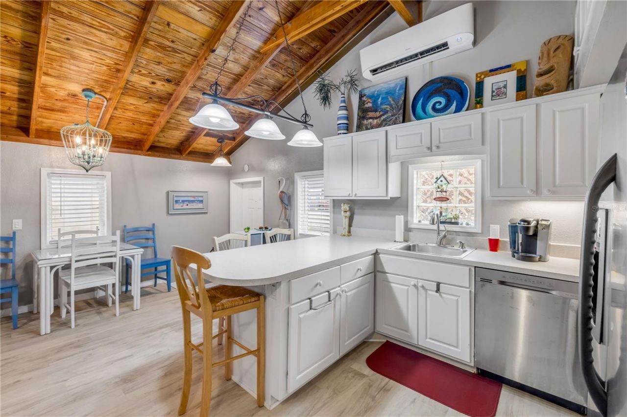 106 Live Oak Street, New Smyrna Beach, FL 32168 Photo