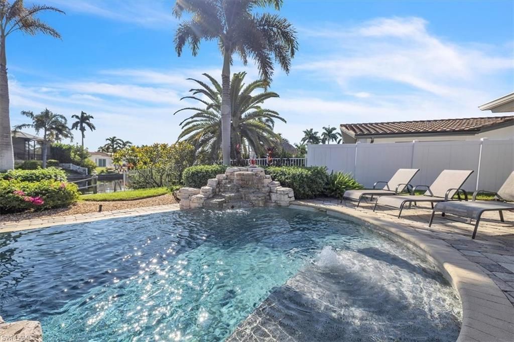 5305 Malaluka Ct, Cape Coral, FL 33904 Photo