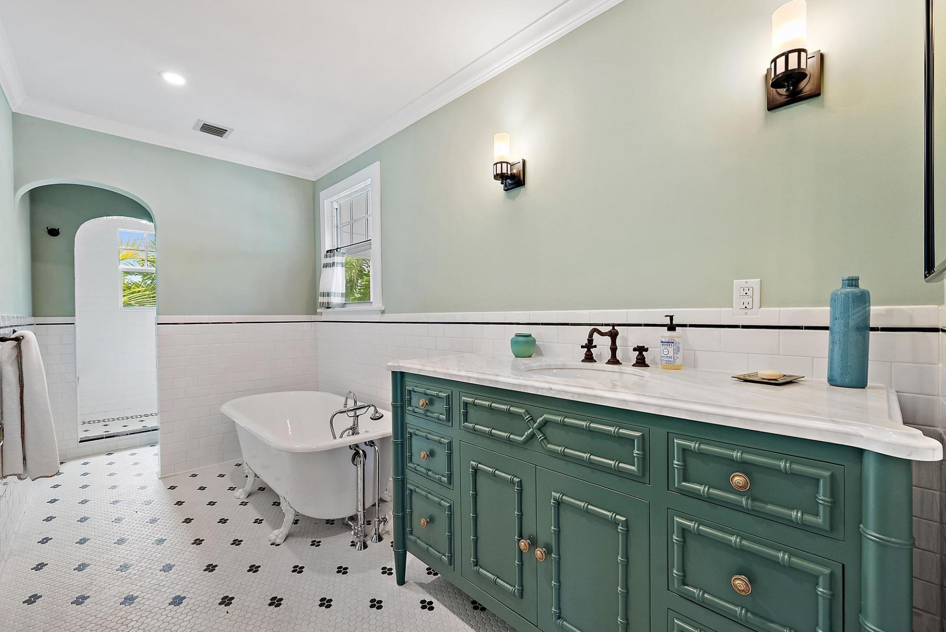 333 Pilgrim Road, West Palm Beach, FL 33405 Photo