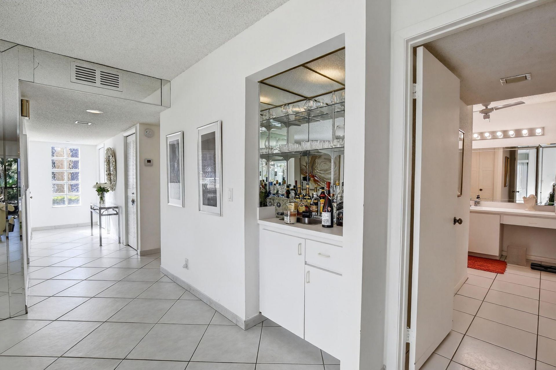 380 Racquet Club Road, Unit 106, Weston, FL 33326 Photo