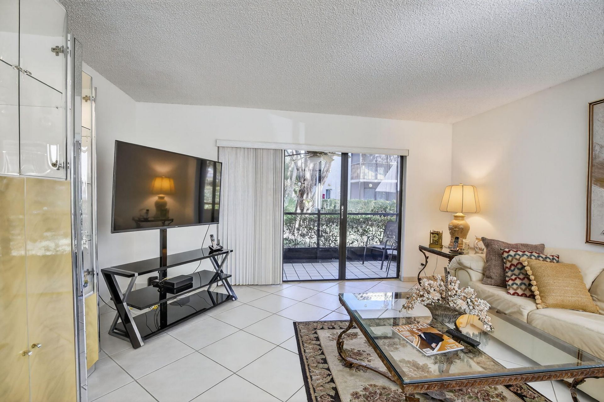 380 Racquet Club Road, Unit 106, Weston, FL 33326 Photo