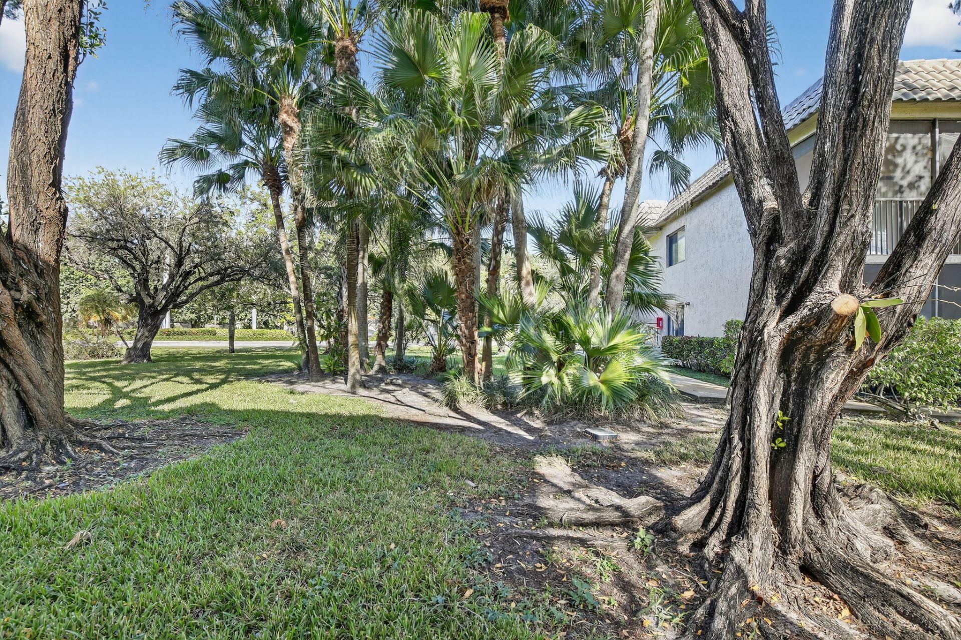 380 Racquet Club Road, Unit 106, Weston, FL 33326 Photo