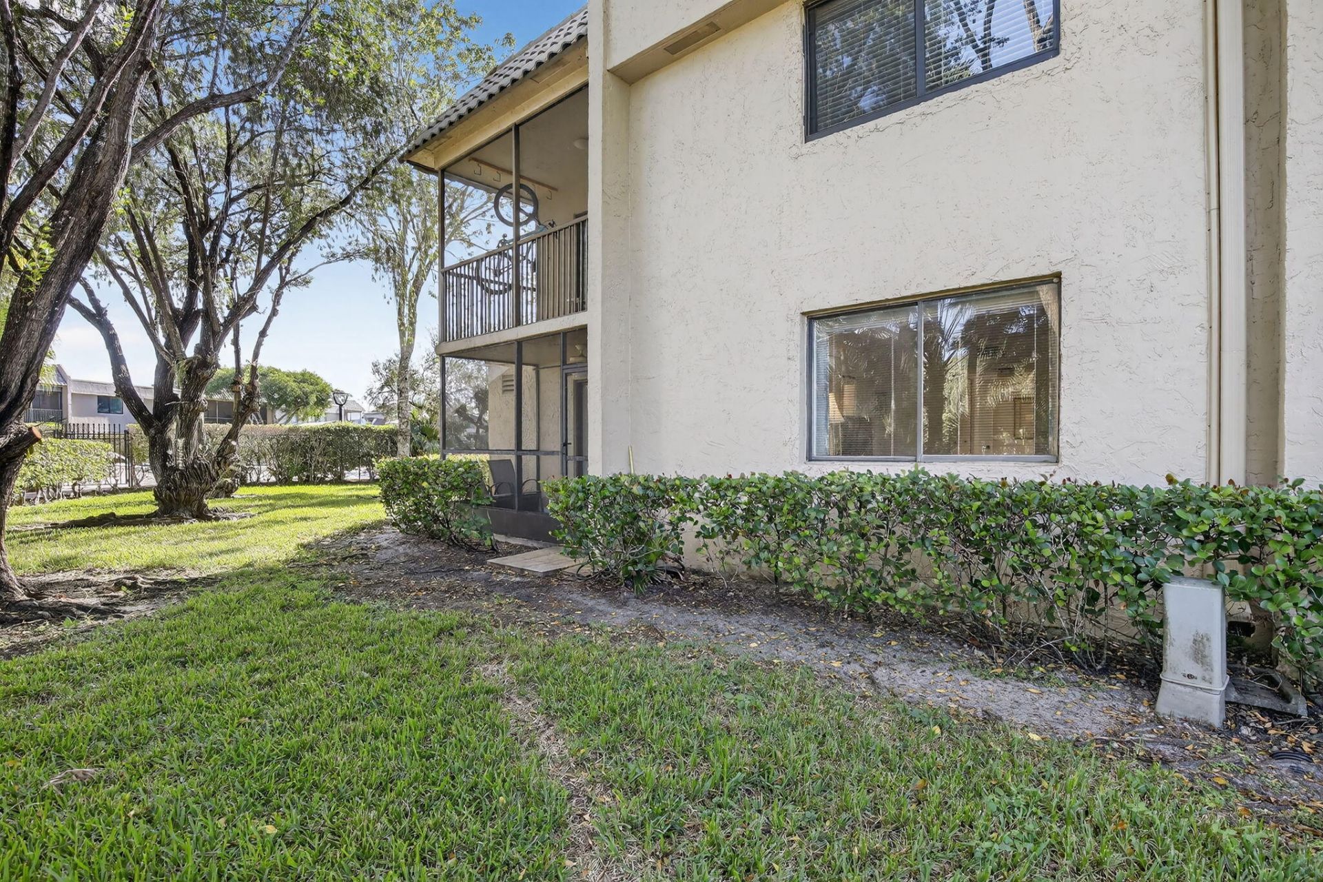 380 Racquet Club Road, Unit 106, Weston, FL 33326 Photo