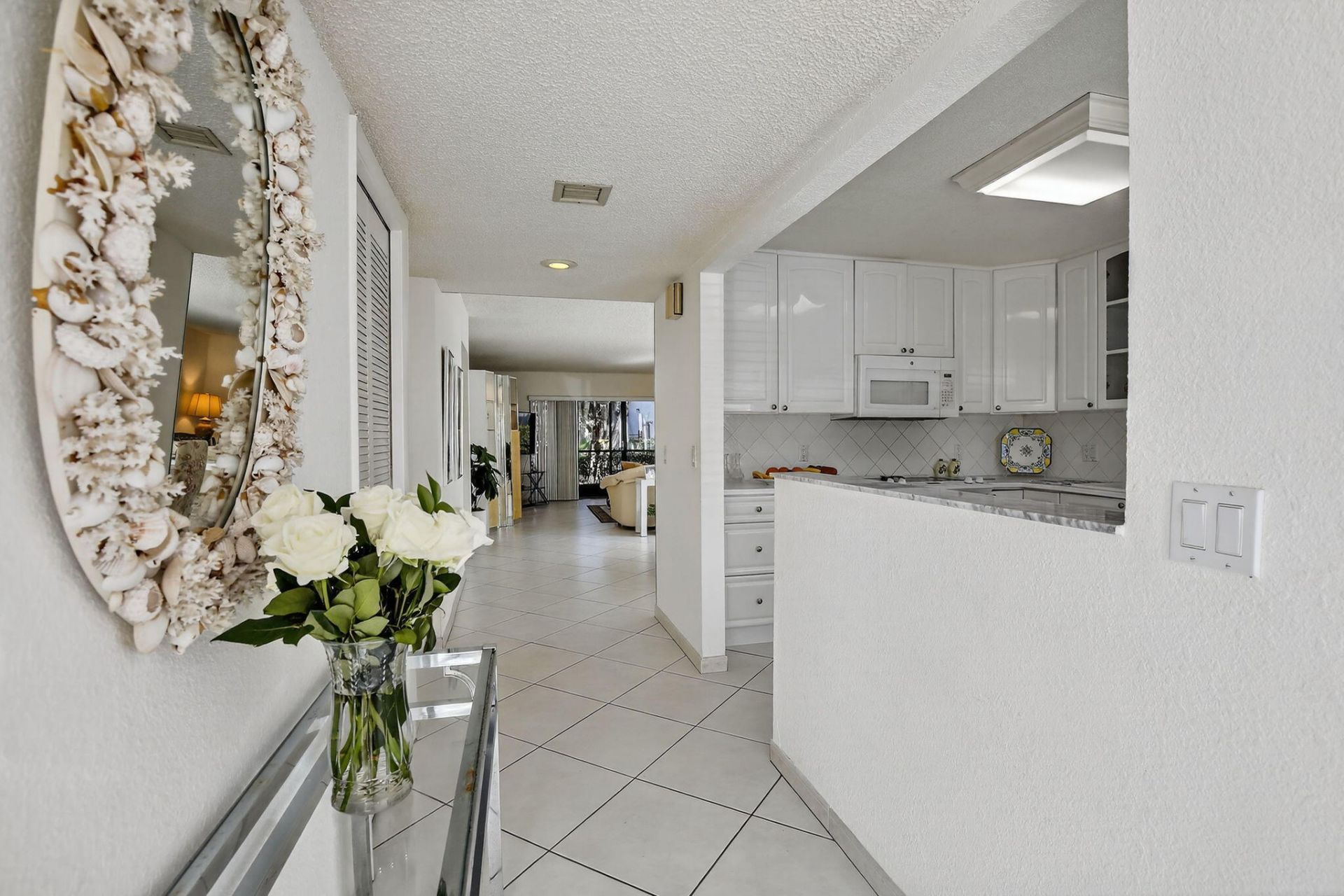380 Racquet Club Road, Unit 106, Weston, FL 33326 Photo
