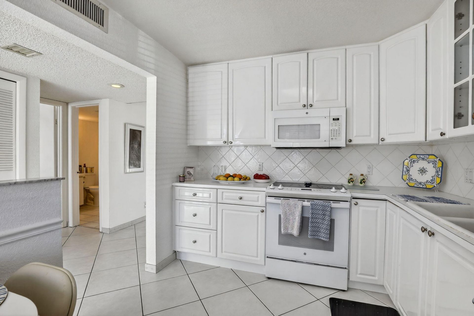 380 Racquet Club Road, Unit 106, Weston, FL 33326 Photo