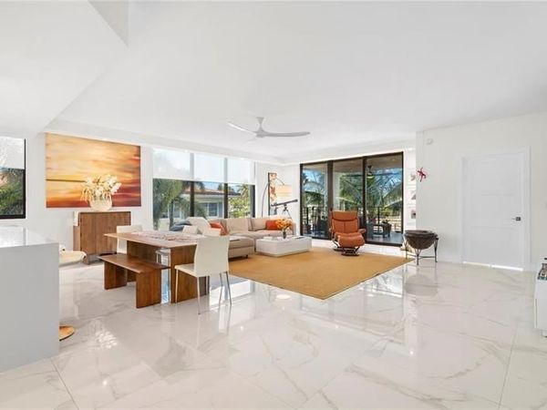 1507 SE 15th Street, Unit 202, Fort Lauderdale, FL 33316