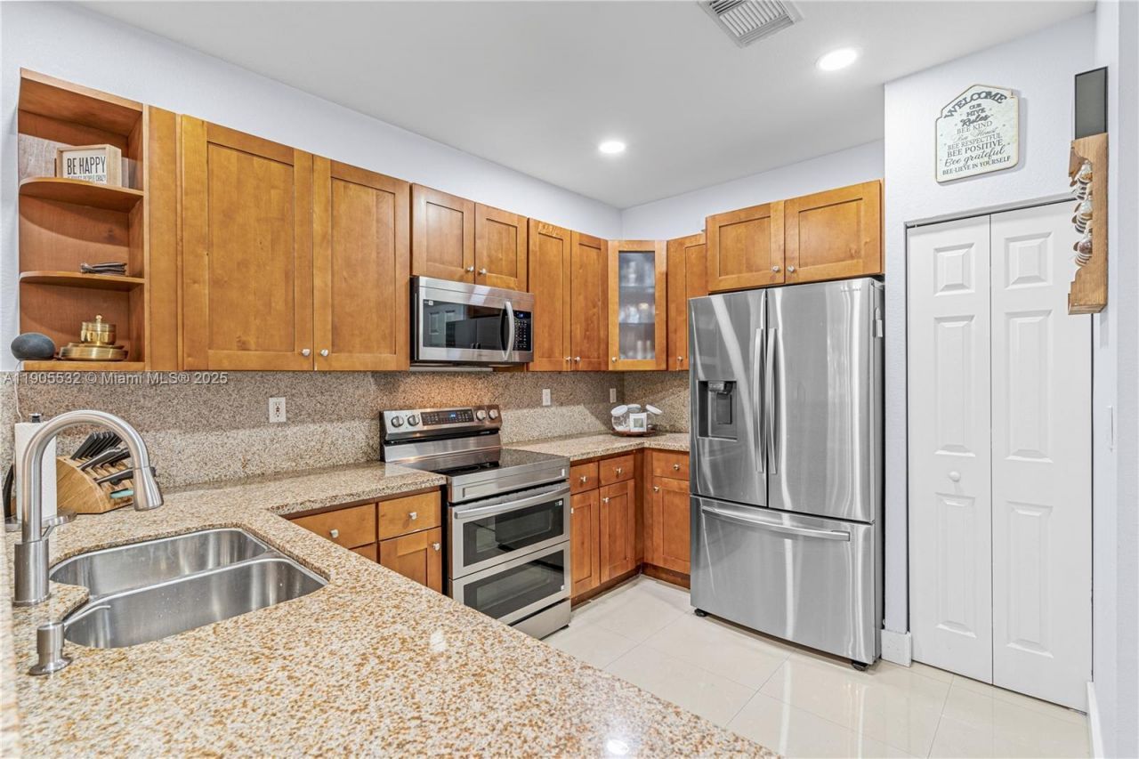 10760 NW 74th Ln, Doral, FL 33178 Photo