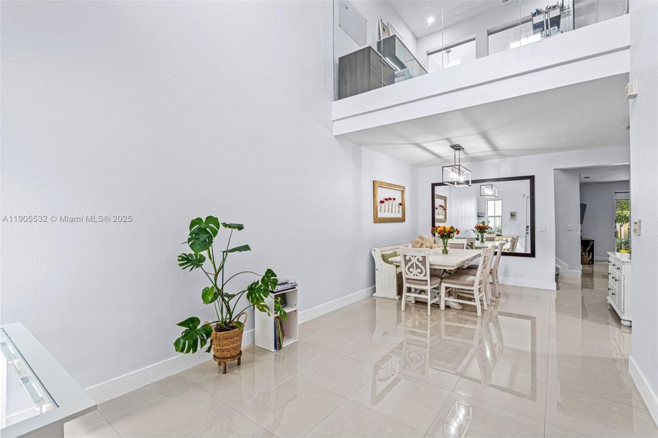 10760 NW 74th Ln, Doral, FL 33178 Photo