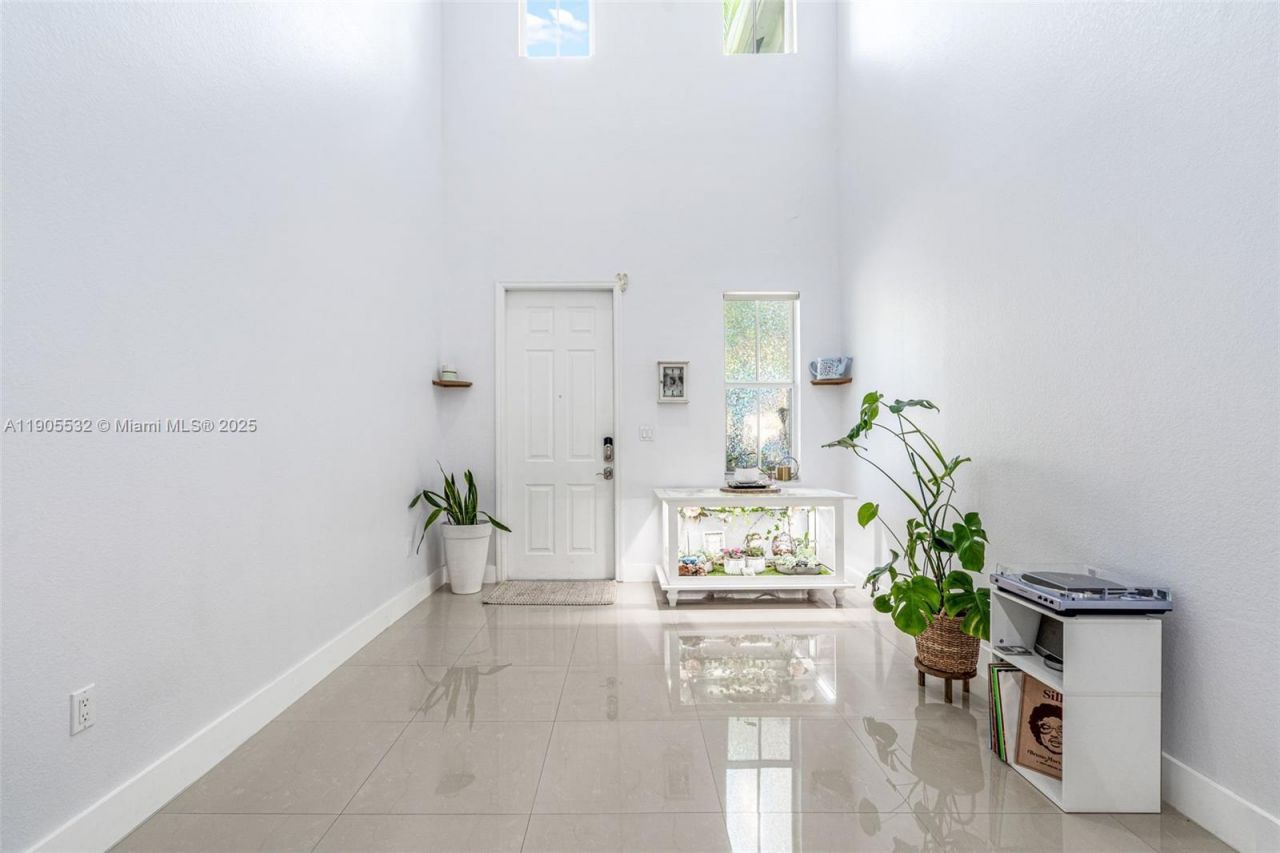 10760 NW 74th Ln, Doral, FL 33178 Photo