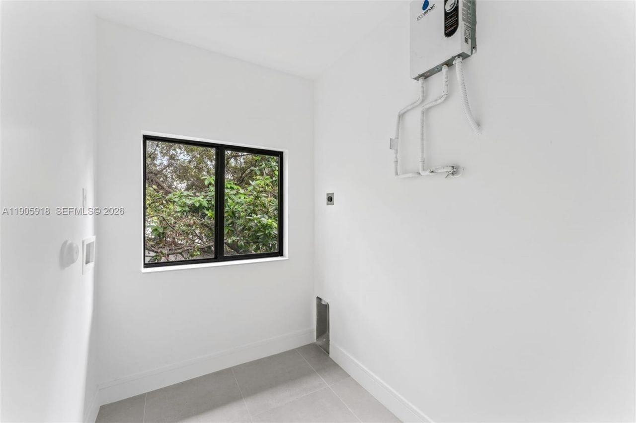 5318 NW 7 Ct, Miami, FL 33127 Photo