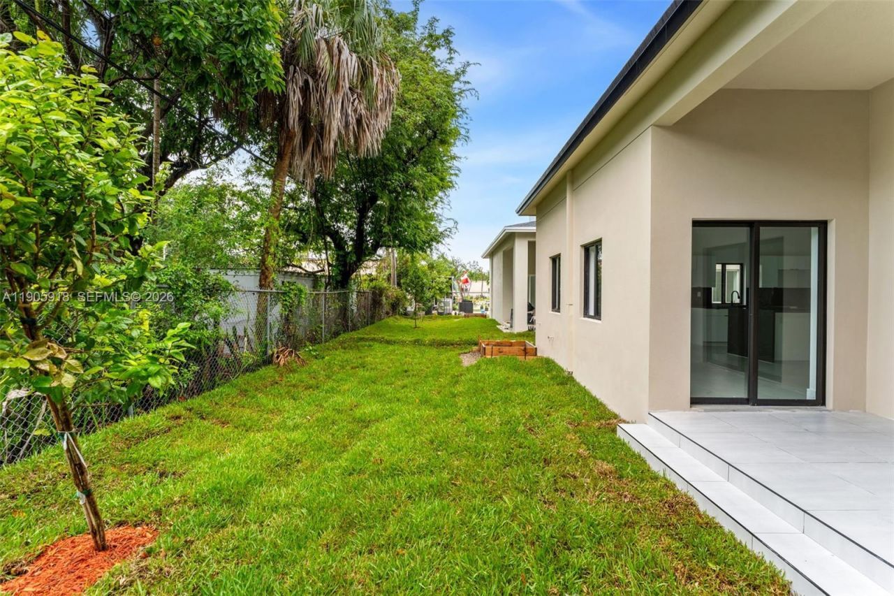 5318 NW 7 Ct, Miami, FL 33127 Photo