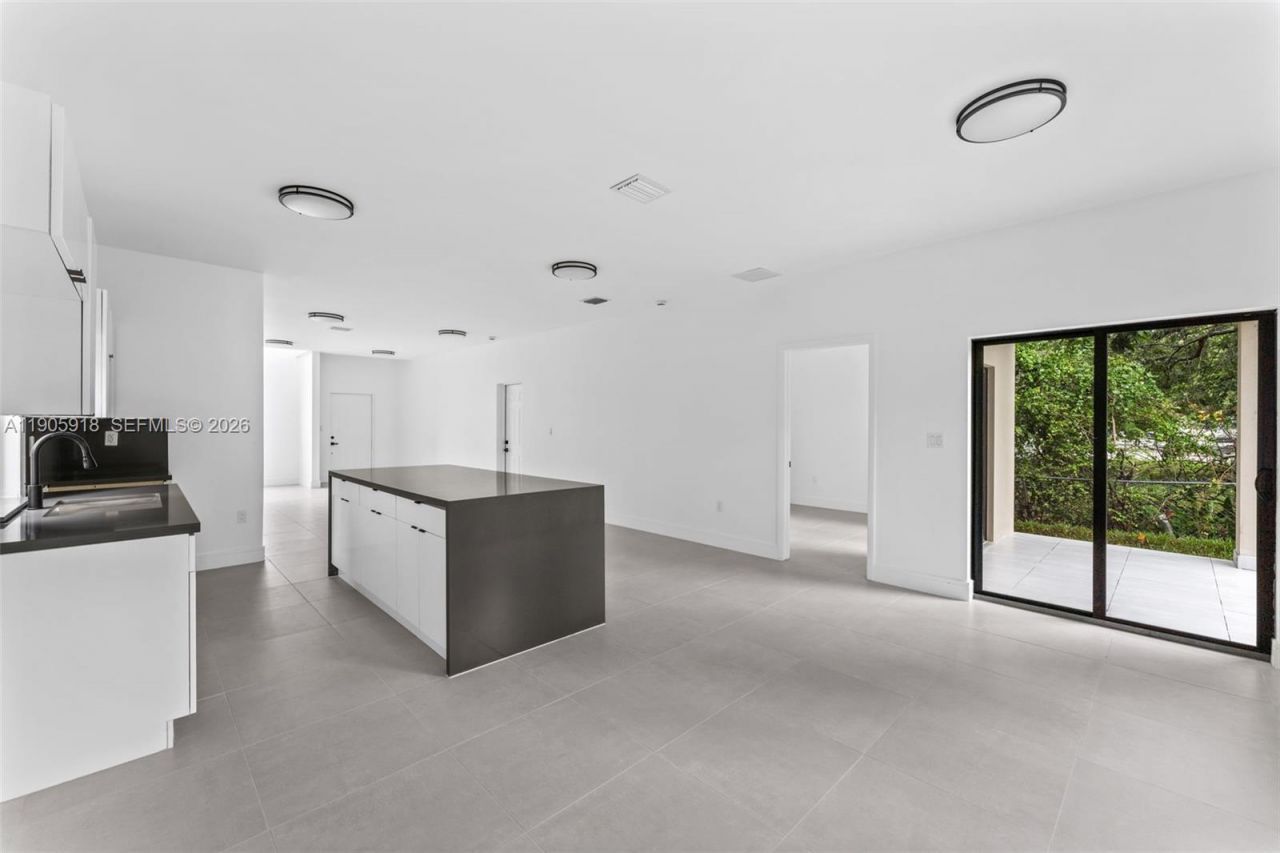 5318 NW 7 Ct, Miami, FL 33127 Photo