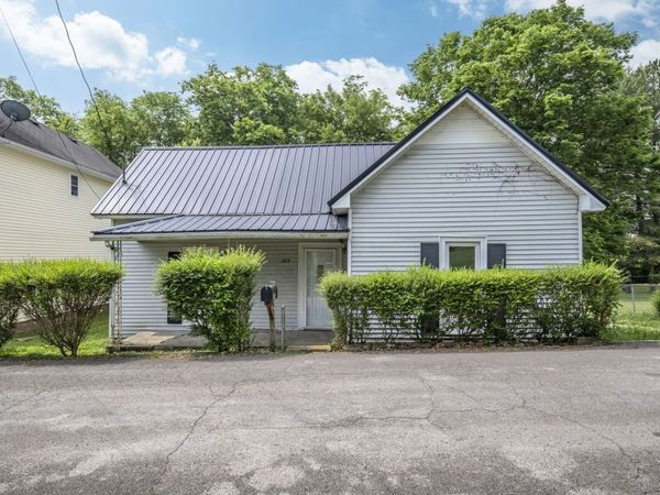 115 Union St, Mount Pleasant, TN 38474