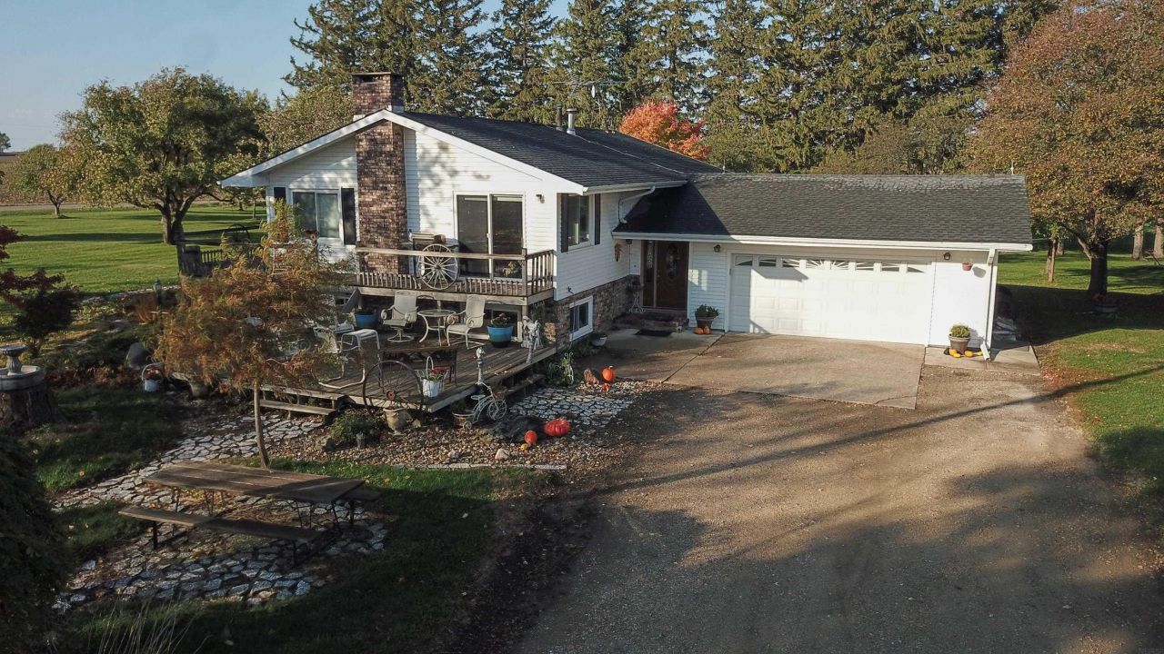 14681 Westbrok Street, Aplington, IA 50604 Main Photo