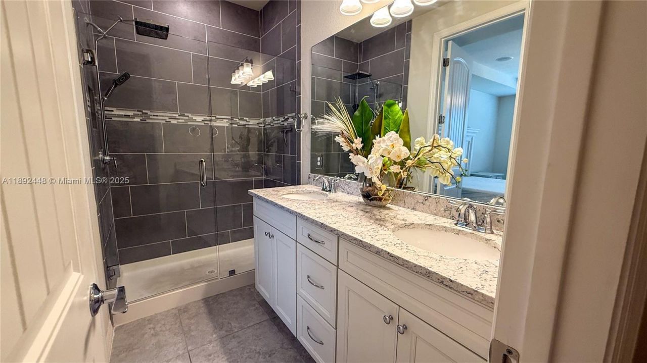 5110 Eucalyptus Dr, Unit 3, Hollywood, FL 33021 Photo