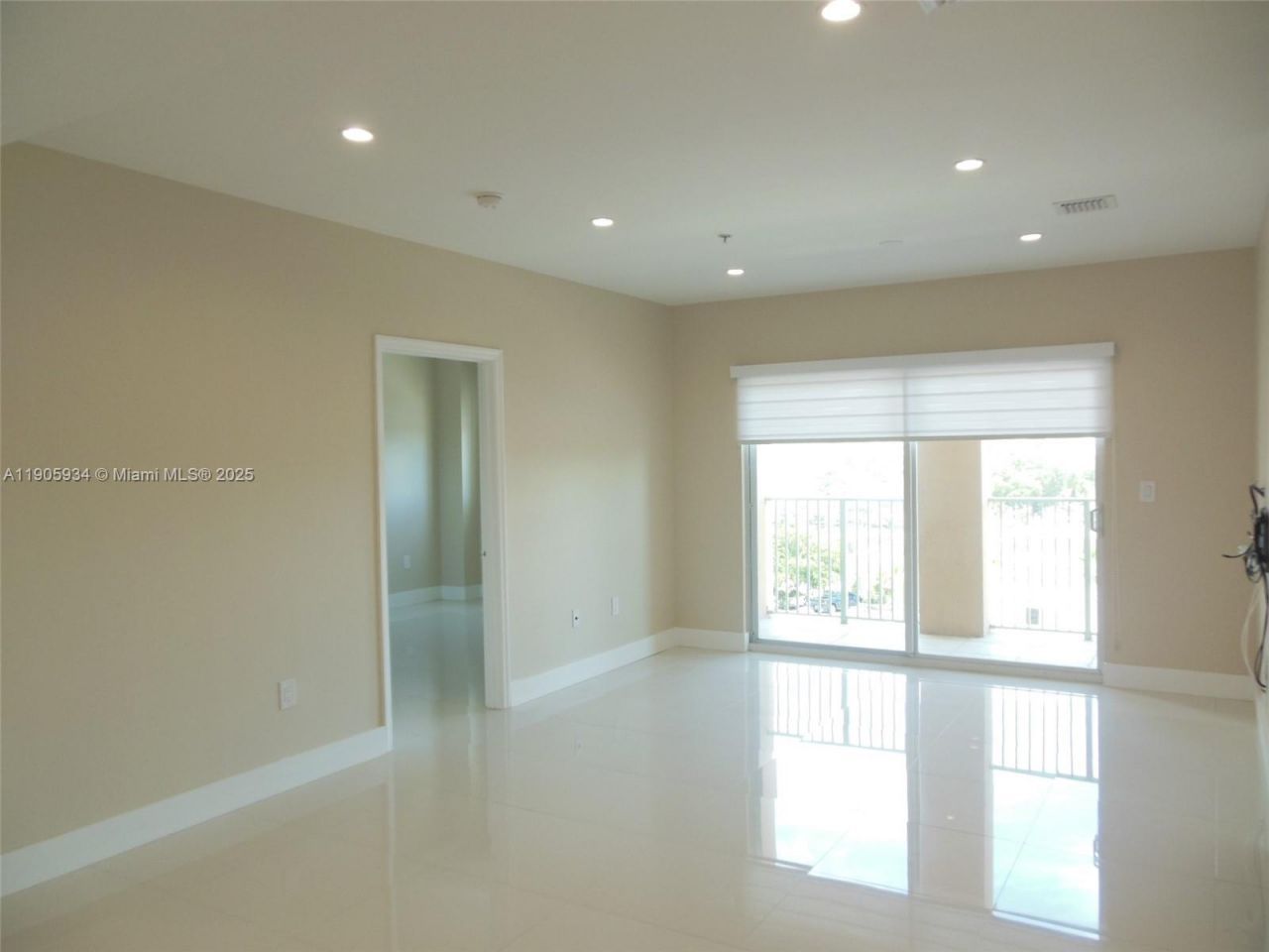 2280 SW 32nd Ave, Unit 406, Miami, FL 33145 Photo