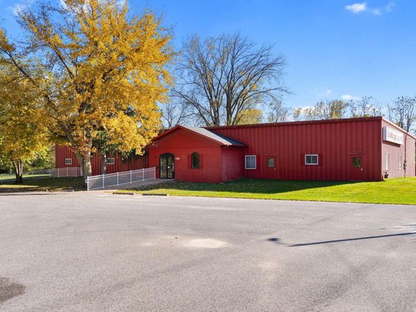 736 LAKE PARK BLVD, Muscatine, IA 52761