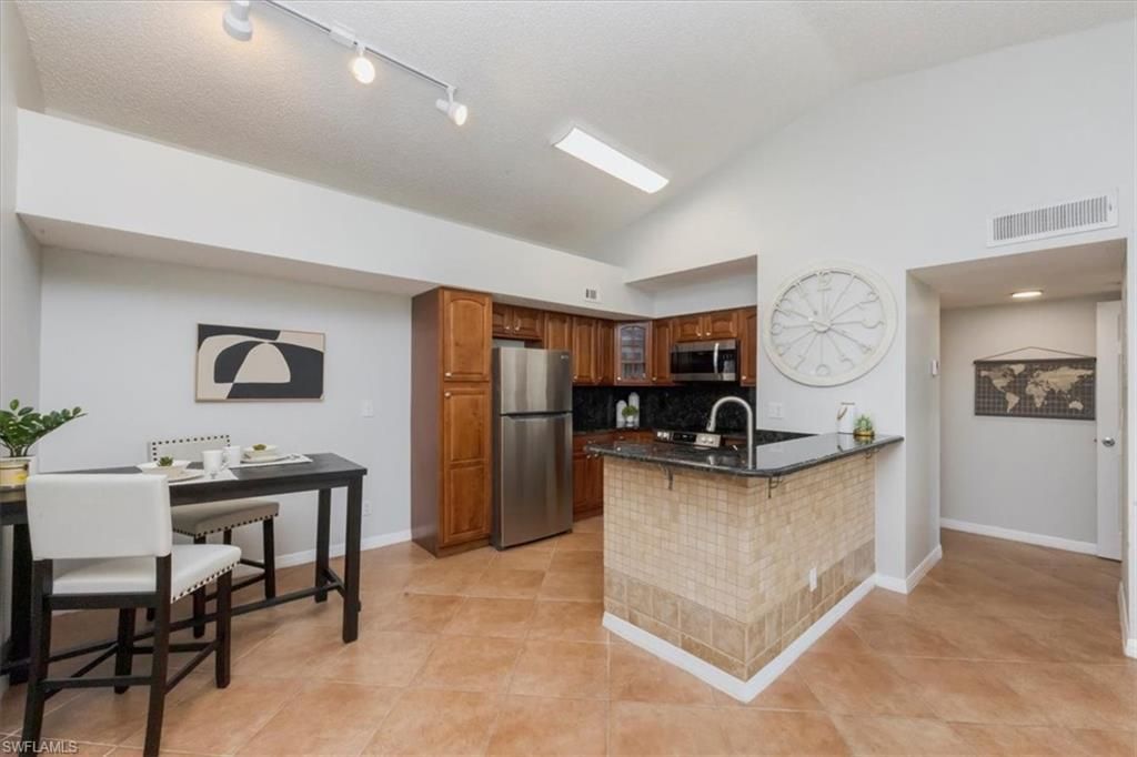 13545 Eagle Ridge Dr, Unit 834, Fort Myers, FL 33912 Photo